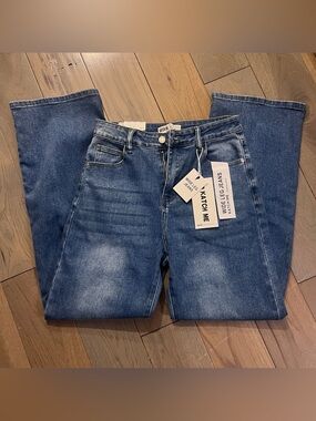 Katch Me High-Rise Wide Leg Jeans - Medium Blue Wash. NWT